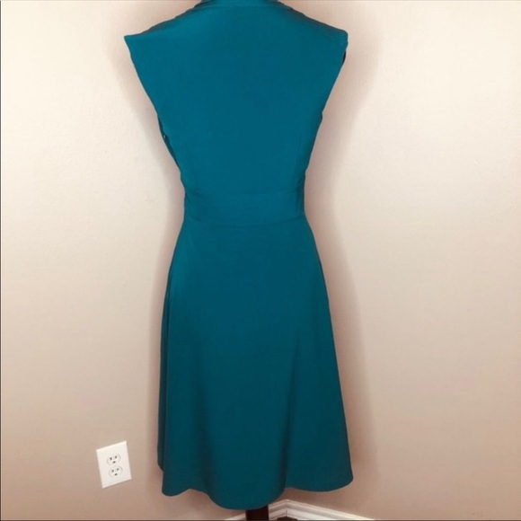 ♥️Beautiful Mod Cloth Ruffle Dress - Picture 4 of 6